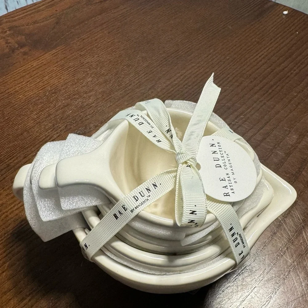RAE DUNN measuring cups set of 4 New with Tags no box